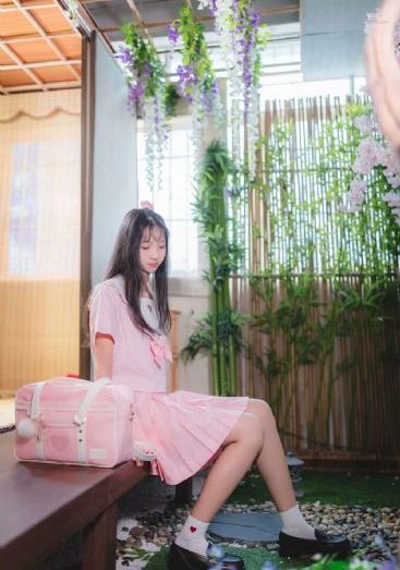 两女一杯电影_超清完整视频观看