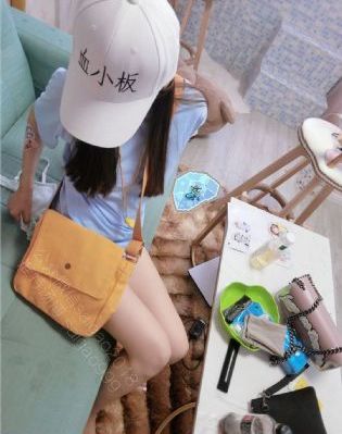女子高中生存的腰姿_粤语中字在线观看